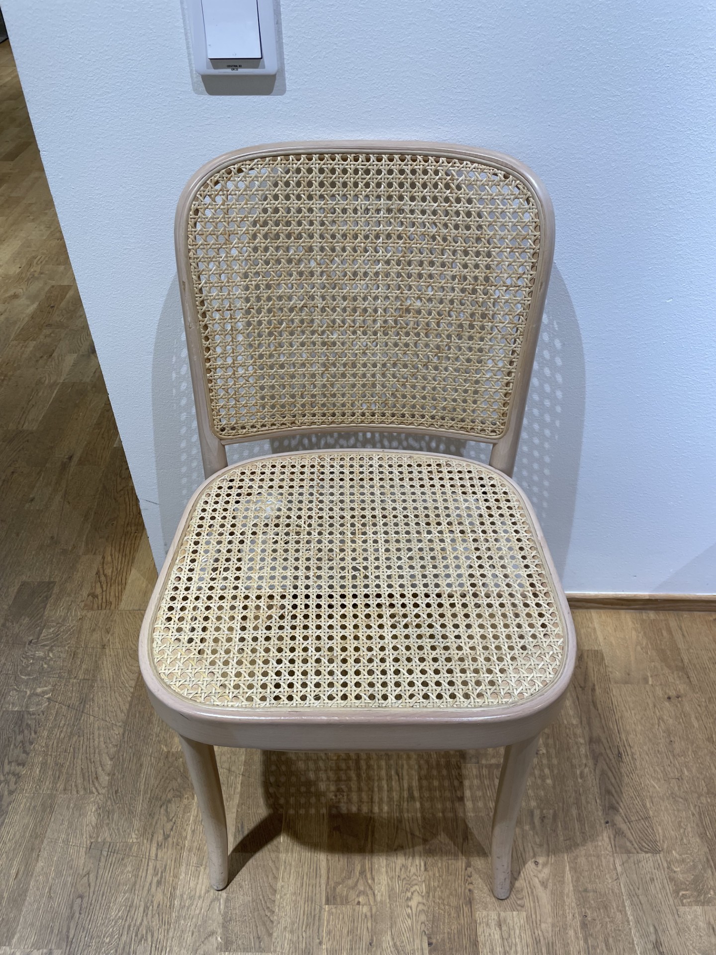 Chair 811 – Ton